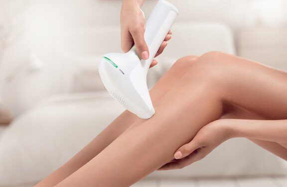Philips presenta la nueva depiladora Philips LumeaPrestige con tecnología de Luz Pulsada Intensapara eliminar el vello desde la comodidad de tu casa