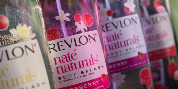 Revlon Naté Natural’s presento su nueva imagen