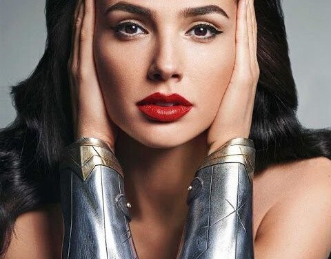 Colección REVLON X WONDER WOMAN 1984