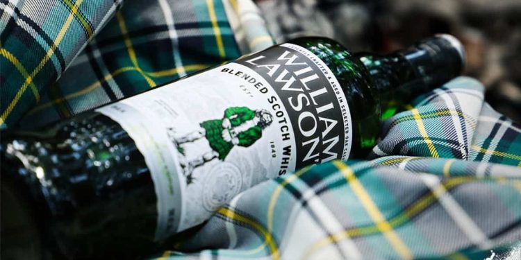 Sí, ¡el whisky también se toma caliente! Aprende a preparar cócteles calientitos para esta temporada de fiestas