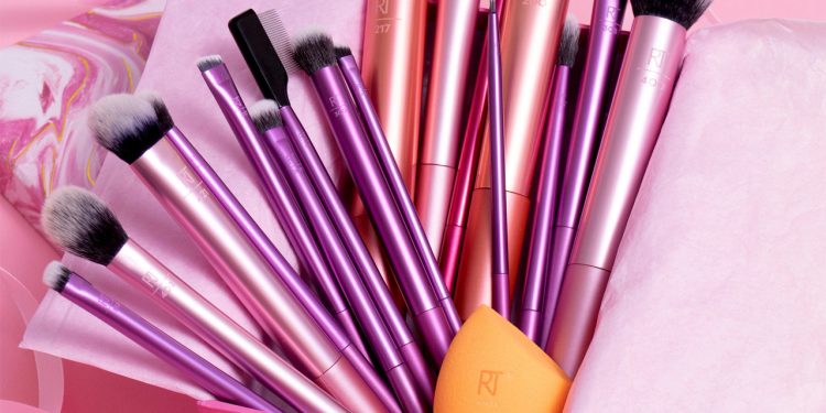 Renueva tu rutina de maquillaje para el 2025: Brochas y esponjas que marcan la diferencia