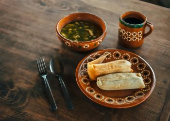 Tamales con té: El maridaje que no sabías que necesitabas para esta Candelaria