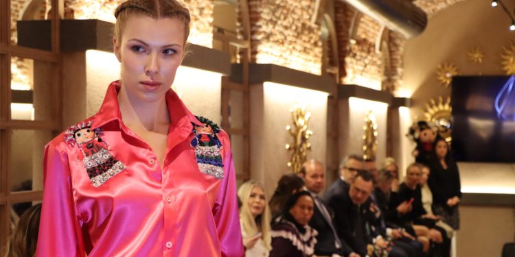 Querétaro expone su artesanía como parte de colecciones de alta costura en Madrid