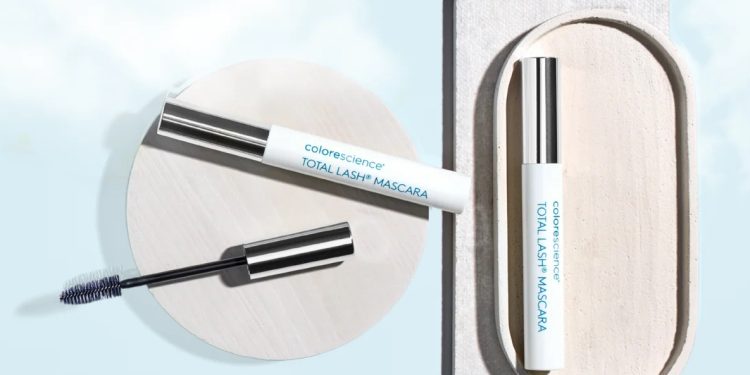Lashes in the clouds! Descubre la nueva Total Lash 3-in-1 Mascara de Colorescience que transformará tu mirada