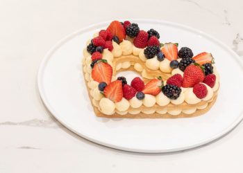 Corazón de berries: Un postre de amor y sabor con Paulina Abascal y Cosentino