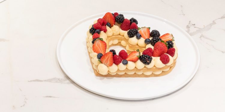Corazón de berries: Un postre de amor y sabor con Paulina Abascal y Cosentino