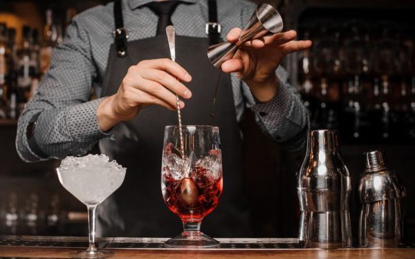Mixología en casa: Celebra el Día Mundial del Bartender con Temu