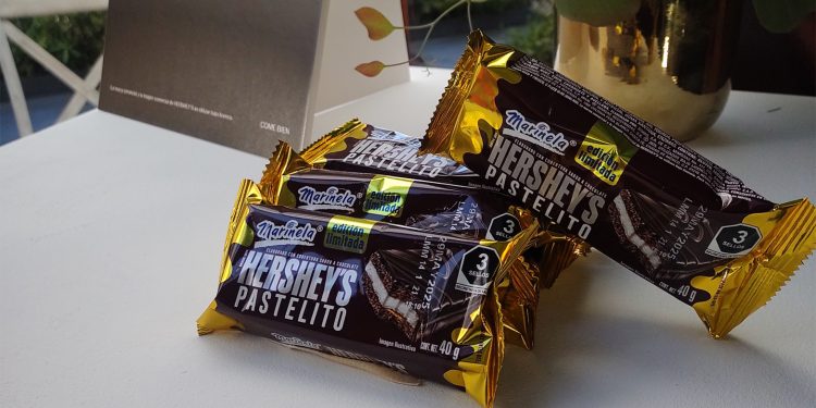 Marinela y Bimbo presentan sus nuevos antojos de primavera: Pastelito Hershey´s y Mantechox con relleno de cocoa Hershey´s