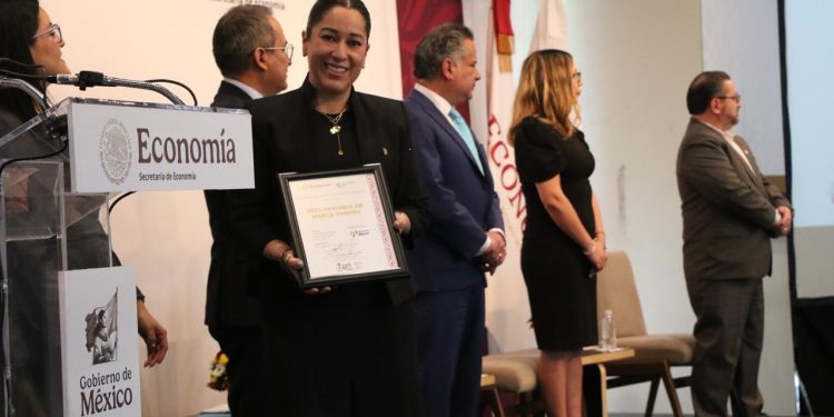 Farmacias del Ahorro, primera farmacia distinguida como Marca Famosa