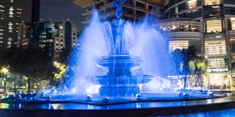 Monumentos de la CDMX se iluminan de azul por el Día Mundial y Nacional contra la Obesidad y, los nuevos enfoques de tratamiento