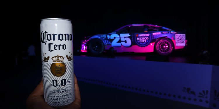 Corona Cero se convierte en patrocinador oficial del NASCAR Mexico City Weekend