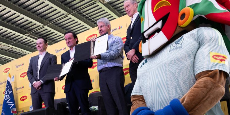 La Liga BBVA MX y la Selección Nacional de México le dan la bienvenida a Maggi® a la familia del fútbol mexicano
