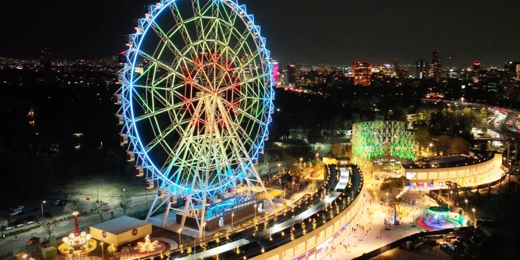 Come, consciente y vuela con mamá: Este 10 de mayo festeja en Aztlán Parque Urbano y súbete gratis a la Rueda Aztlán 360