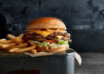 Celebra el Día de la Hamburguesa con Buffalo Wild Wings