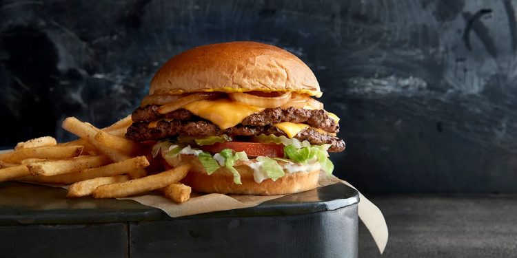 Celebra el Día de la Hamburguesa con Buffalo Wild Wings