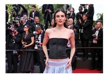 Macarena Achaga deslumbra en su debut en el Festival de Cine de Cannes