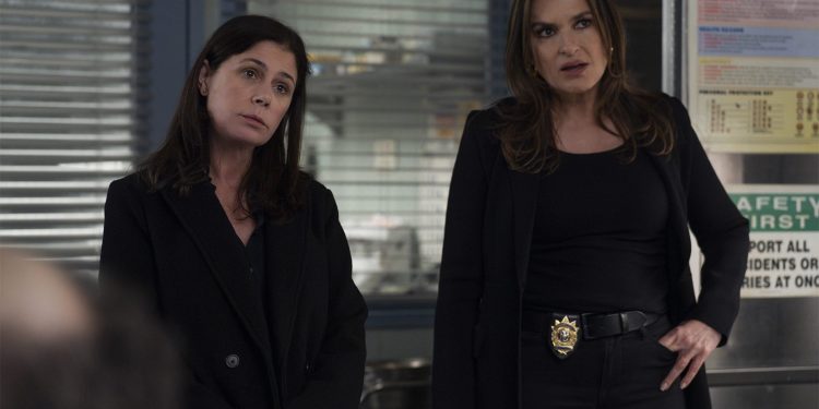 Dos equipos se unen para resolver un asesinato que tiene un gran impacto en la vida de Olivia Benson: Llega el crossover de «La Ley y el Orden», una experiencia televisiva con dosis de acción y drama