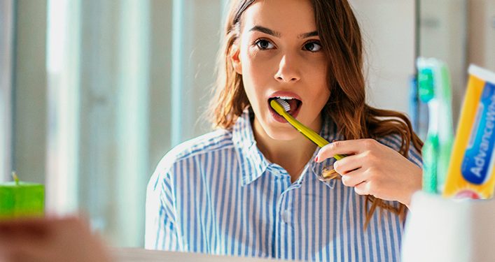 Tu rutina de belleza empieza en la boca: Cómo una buena pasta dental potencia tu imagen