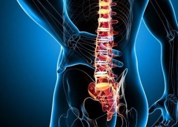 Innovan con revolucionaria técnica endoscópica para operar columna