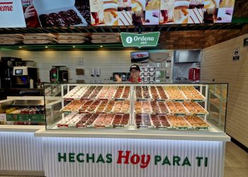 EXTRA! EXTRA! Krispy Kreme® abre Nuevo Teatro de Donas en Interlomas después de 21 años