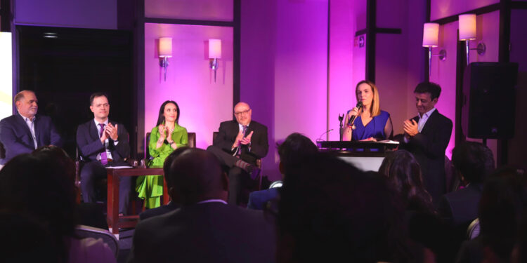 Periodistas, aliados clave para promover la salud de la población mexicana y combatir la infodemia