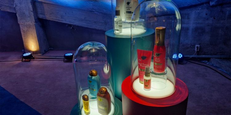 Llega a México la tecnología de OGX® Bond Protein Repair en una noche de negro y dorado