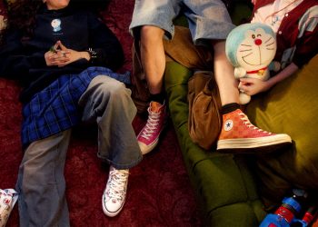 Converse celebra la magia futurista de Doraemon