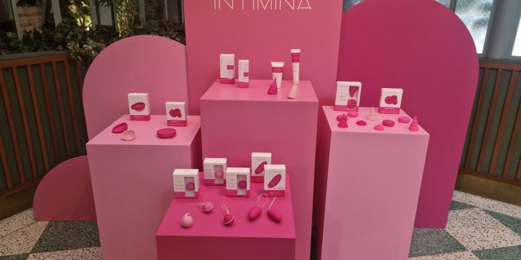 Nutrición y bienestar en cada fase del ciclo menstrual: La guía práctica de INTIMINA para reconectar con tu cuerpo