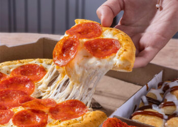 Con el Verano Dominiños la marca invita a los consumidores más peques a crear su propia pizza