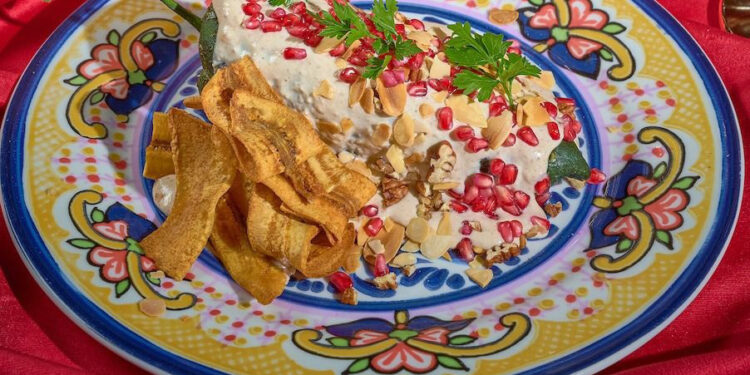 Restaurante La Buena Barra | ¡El mejor Chile en Nogada está en La Buena Barra!