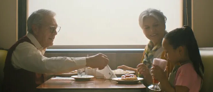 Bisquets Obregón ofrece 11% de descuento a personas con tarjeta INAPAM