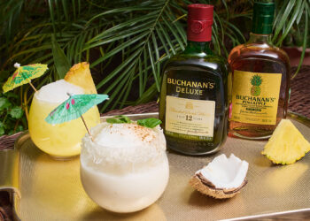 Buchanan’s convierte la Buchanita Colada de Piña y Coco, en Whiskisses, sus nuevos lip balms inspirados en sus cocteles del verano