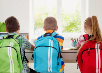 Mochilas escolares pesadas un riesgo de salud, cómo prevenirlo
