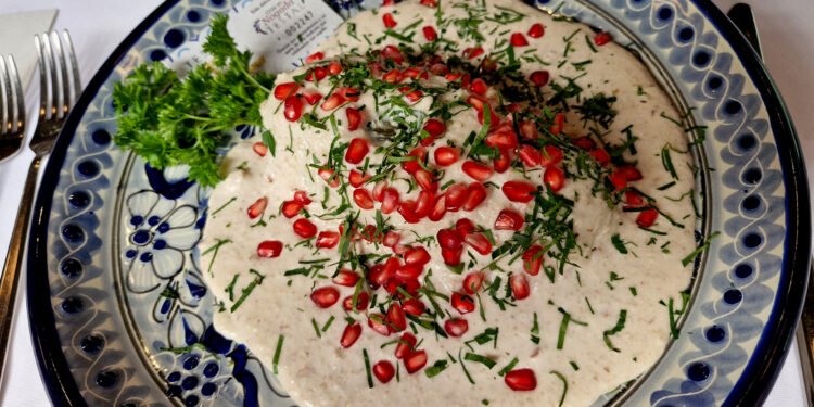 Restaurante TESTAL | Chile en Nogada, el sabor auténtico con ingredientes de calidad