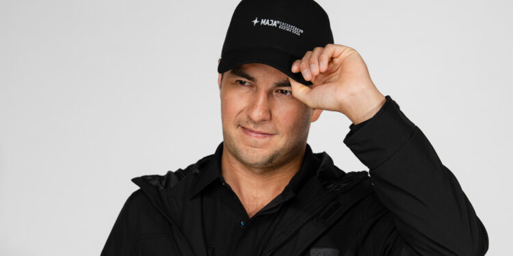 Checo Pérez x MAJA: La colección que une velocidad, estilo y orgullo mexicano