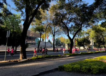 Reforma se vistió de Rosa: Más de 5,000 corazones corrieron por la detección temprana del cáncer de mama