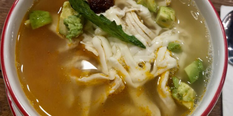 «Día Nacional del Caldo Tlalpeño»: Conmemoración dedicada a enaltecer a uno de los platillos más representativos de la gastronomía mexicana