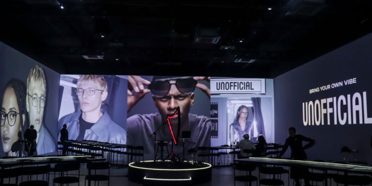 Con nueva colección «Bring Your Own Vibe», Más Visión celebra su aniversario