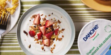 Cinco beneficios del yoghurt para un envejecimiento saludable