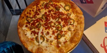 Domino’s tiene nueva imagen y para celebrarlo lanzó la Croissant Pizza, ¡porque no se puede decir Domino’s sin decir mmm…!