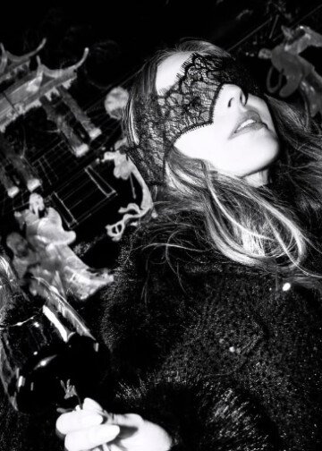 Elegancia en negro: El set perfecto para despedir el año