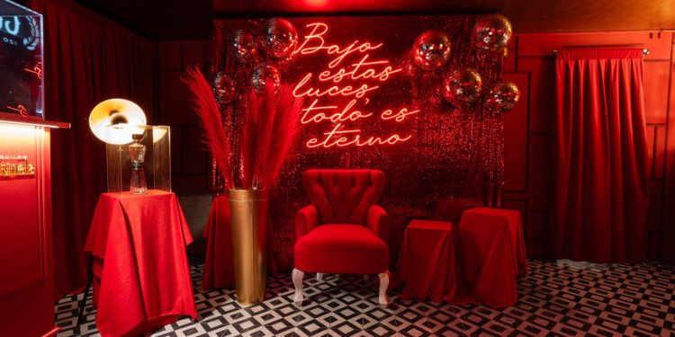 La Casa Centinela: El takeover que convirtió un bar de la Roma en el caso de branded experience más caliente del año