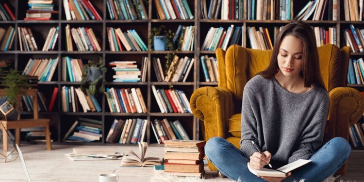 Mexicanos inician el 2026 leyendo y destinan más de 900 pesos en la compra de libros