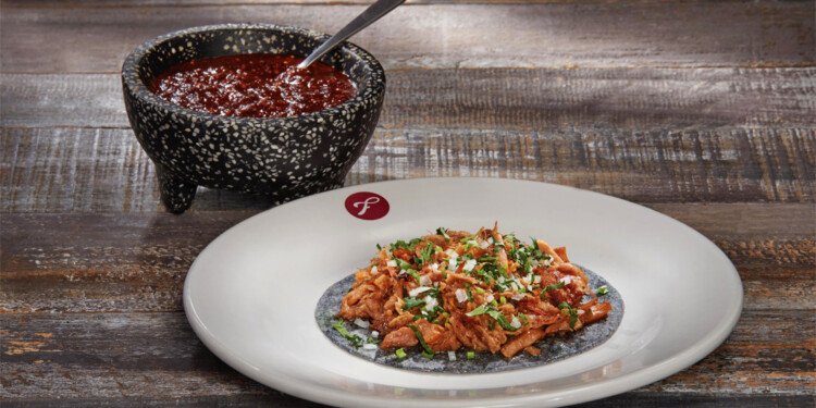 ‘NATIVOS DEL MAÌZ’: El Farolito y SIEMBRA rinden homenaje al origen del taco y al maíz mexicano