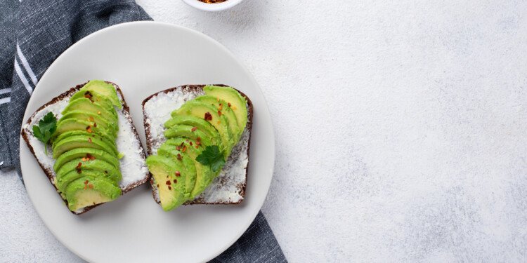 Por qué añadir proteína a tu desayuno puede ayudarte a mejorar tus hábitos (y tu año completo)