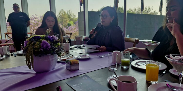 RUMBO AL 8M: Fundación Instituto Natura | Avon