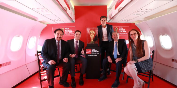 El Tour del Trofeo de la Copa Mundial de la FIFA™, presentado por Coca-Cola, inicia su recorrido en México