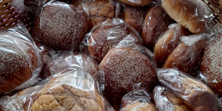 De Hidalgo para la CDMX: JLaen Tradicional y sus icónicos cocoles gigantes