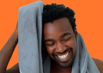 Un toque de cuidado cambia todo: la tendencia masculina en 2026