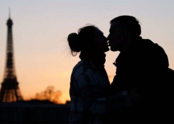 Da ese beso sin juicios ni restricciones y celebra tu sensualidad y bienestar